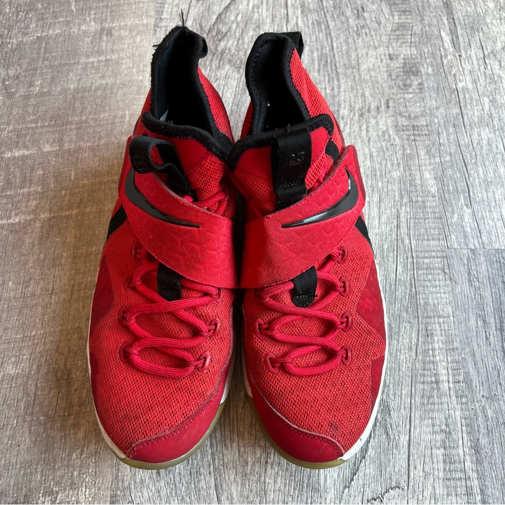 Nike LeBron Basketball Shoes Red Black Youth Size 6.5 Athletic Sneakers